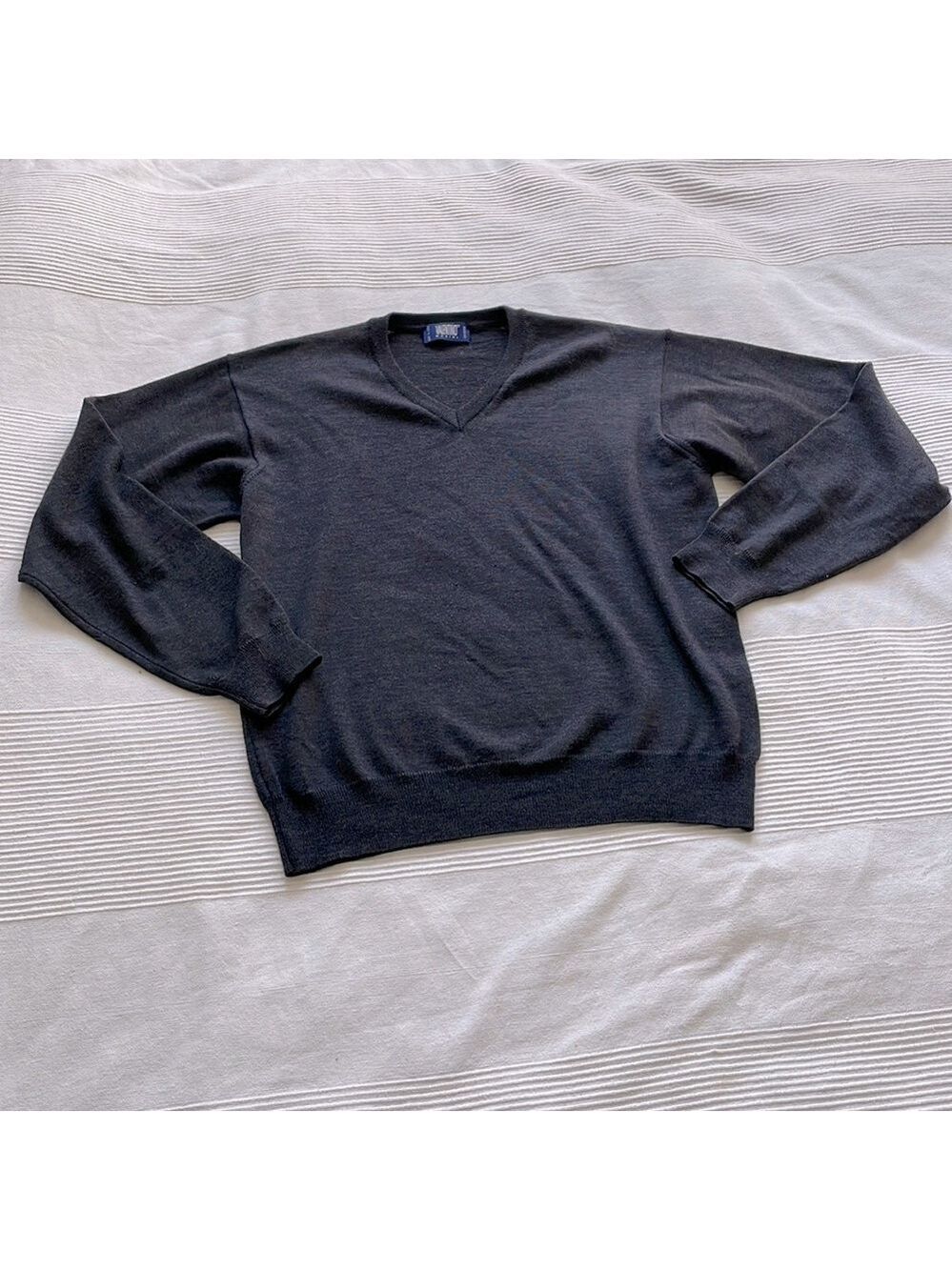 Vintage Valentino Marini Gray 100% Merino Wool V-Neck Sweater Size Large